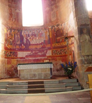 Внутри монастыря святого Иоанна в Швейцарии