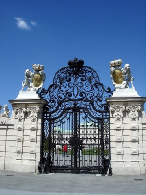 Бельведер, ворота к дворцу