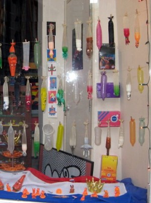 Музей презервативов в квартале красных фонарей, Амстердам