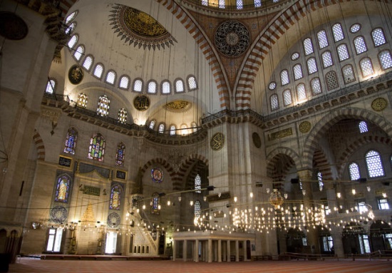 Внутри Голубой мечети в Стамбуле