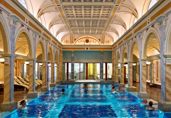 Курорт Бад Халль в Австрии, термальные ванные