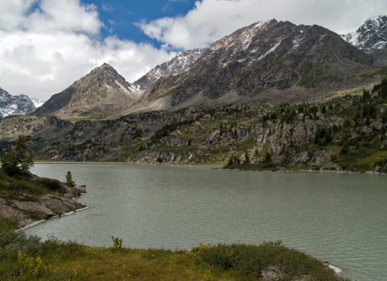 Озеро Дарашколь в Республике Алтай