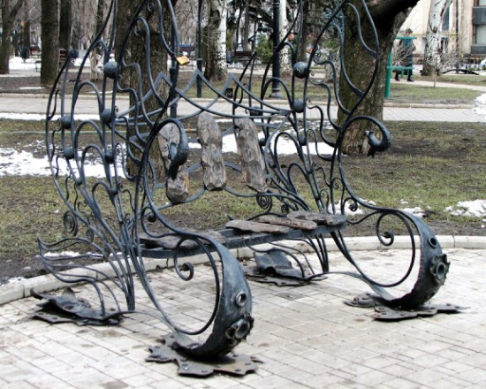 Парк кованых фигур в Донецке
