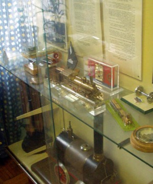Экспонаты музея истории локомотивного депо станции "Москва"