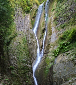 Вид на Ореховский водопад