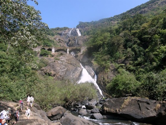 Водопад Дудхсагар в Индии