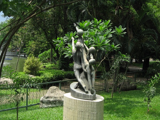 Зоопарк Дусит, скульптура