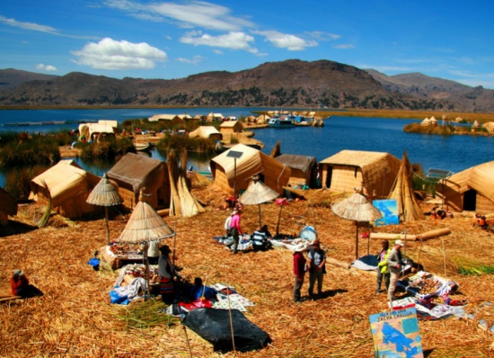 Острова на озере Титикака